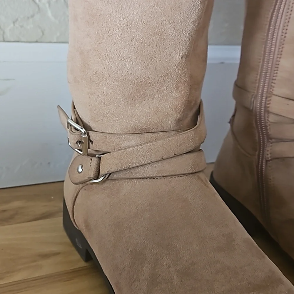 N/A flat beige